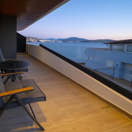 Yacht Premium Hotel Saranda Dış mekan fotoğraf