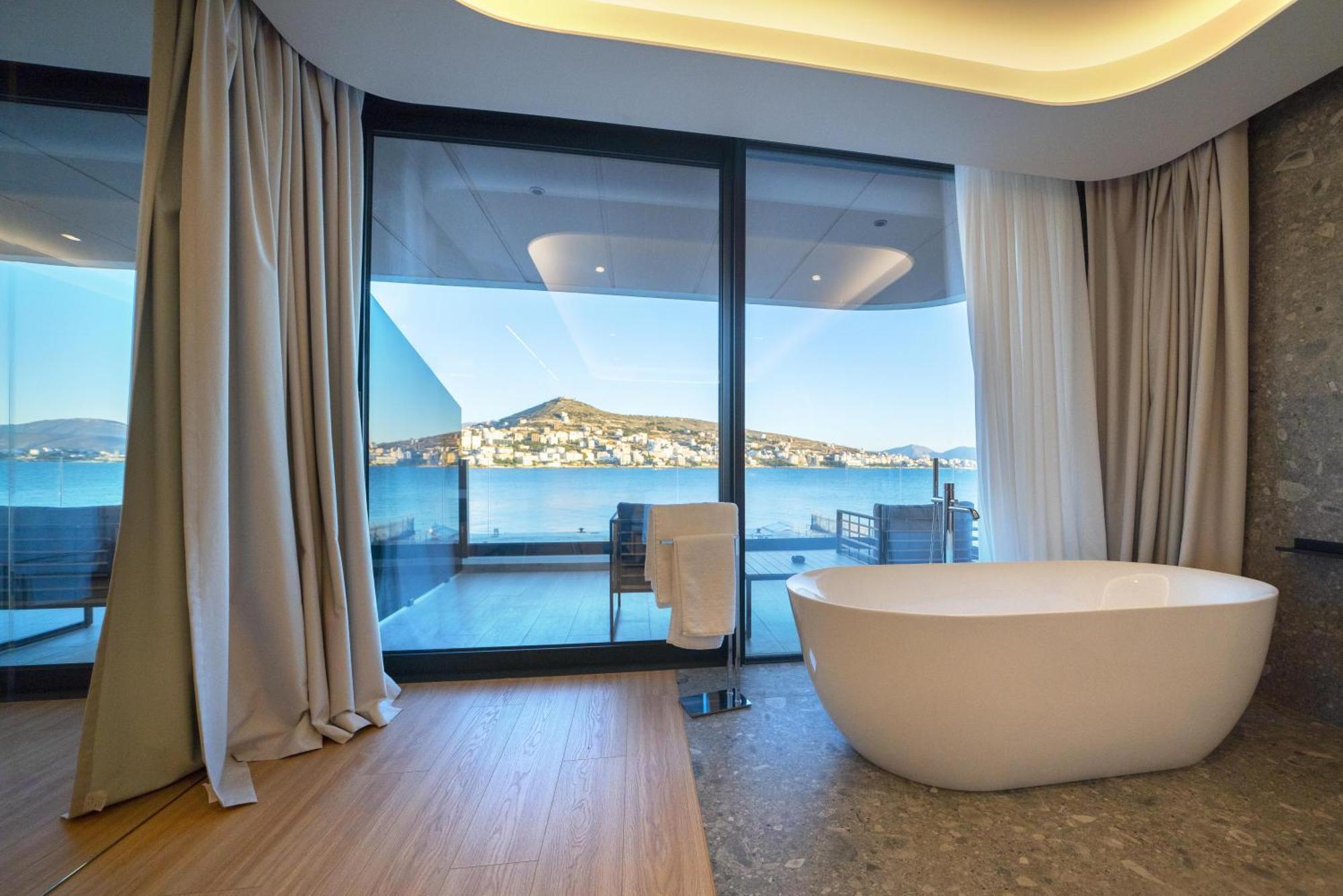 Yacht Premium Hotel Saranda Dış mekan fotoğraf
