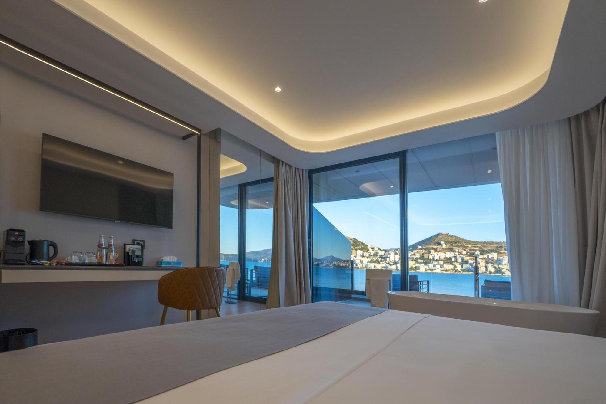 Yacht Premium Hotel Saranda Dış mekan fotoğraf