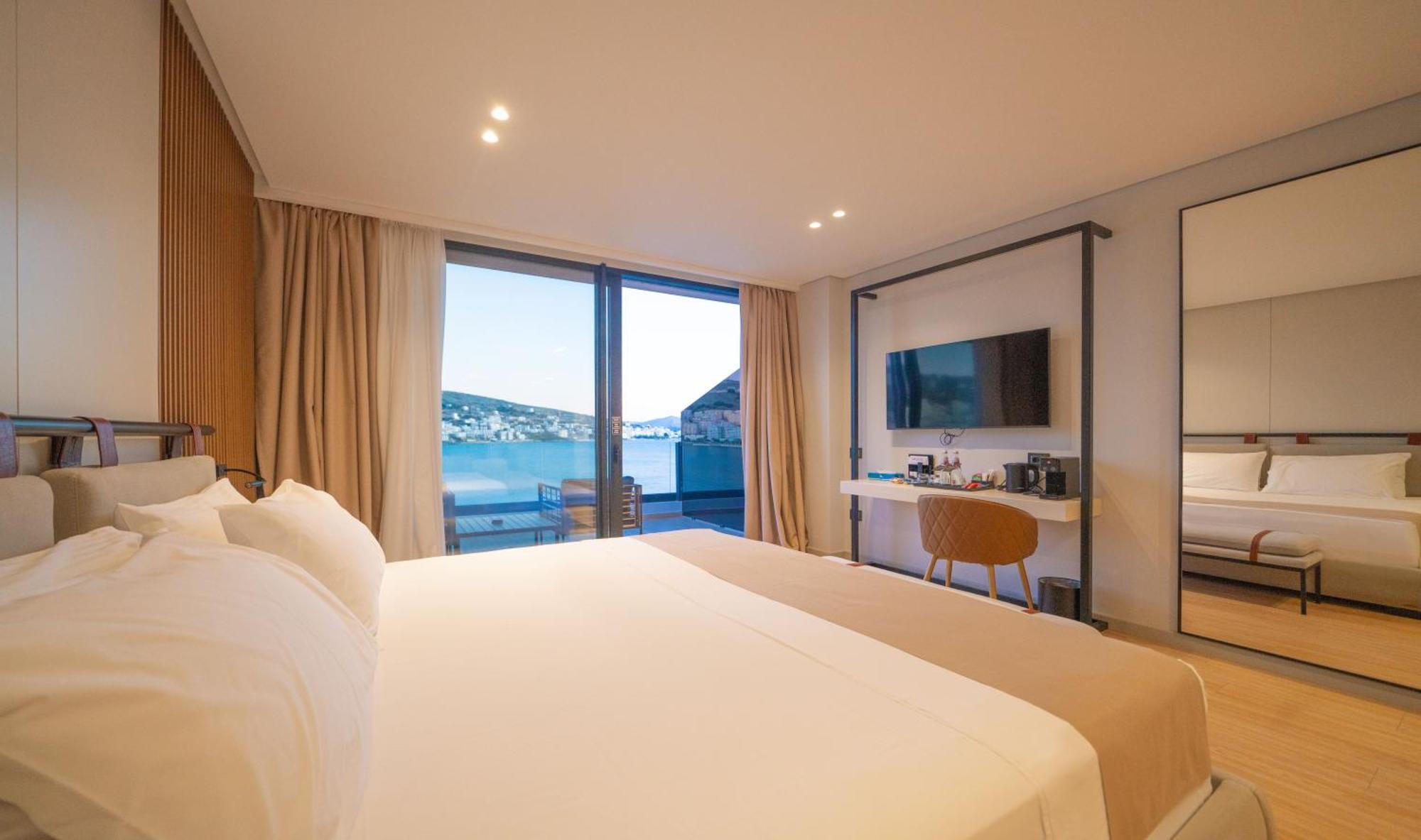Yacht Premium Hotel Saranda Dış mekan fotoğraf